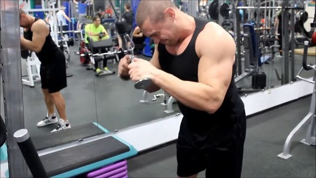 День когда плечи забились