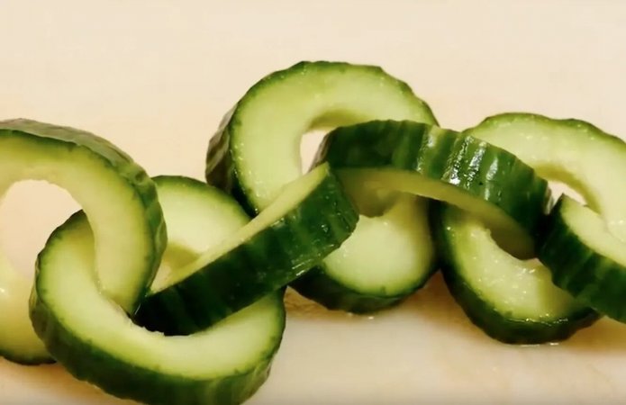Как нарезать овощи очень быстро и красиво