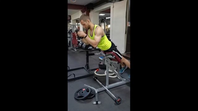 Наклонная гиперэкстензия с диском смотреть онлайн