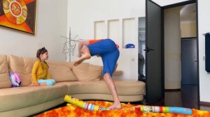 Пол это Лава Диана играет с Мистером Райтом в лава челлендж