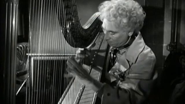 Hungarian Rhapsody No. 2 by Franz Liszt played by Harpo Marx смотреть онлайн