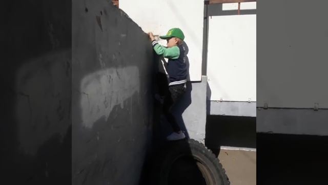 как залезать на крышу дома своего