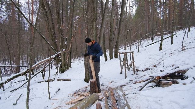 Строю ЗЕМЛЯНКУ к ЗИМЕ | Сделал КРЫШУ и ЗАДНЮЮ СТЕНУ | ЗАКАПЫВАЮ землянку смотреть онлайн