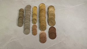 Я чищу монеты так.mp4