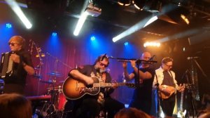 Что нам делать с пьяным матросом?