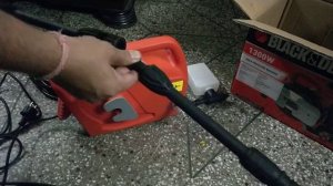 Portable High pressure car washer Black Decker PW1300 unboxing