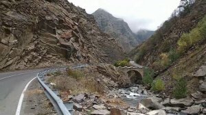 "Монгольское" ущелье (Магудере) по дороге из Хивского района в Агульский (Дагестан)