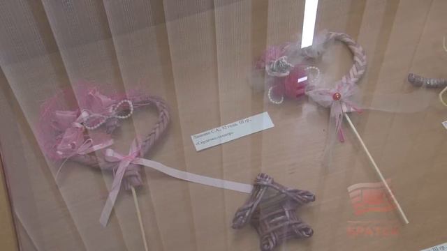 Творчество всегда спасает! В Художественном зале Братска открылась выставка работ людей с ОВЗ И н смотреть онлайн