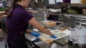 Как готовят гамбургеры в МакДональдс