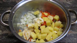 Сливочный суп с кукурузой и горошком