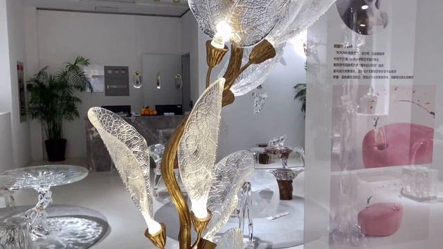 Дизайнерская мебель из кристаллической смолы?