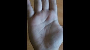 Мистический крест на ладони рук .