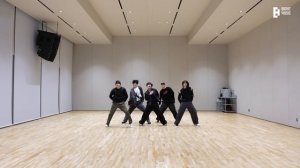 TXT (투모로우바이투게더) ‘Chasing That Feeling’ Dance Practice