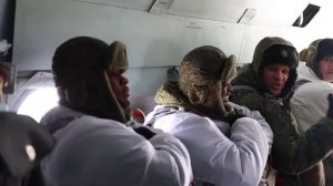 Курсанты НВВКУ из Африки выполнили свои первые прыжки