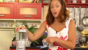 Смузи с бананом и финиками