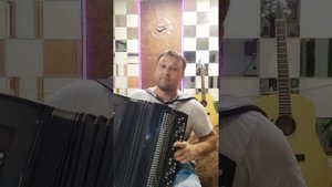 Я милого узнаю по походке на баяне.