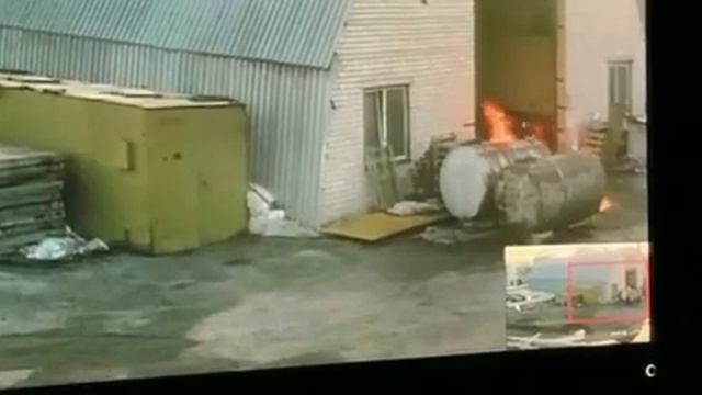 Начало пожара в ангарах в Кинеле смотреть онлайн