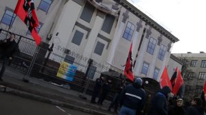 Фашисты не смогли собрать людей на митинг перед российским посольством