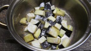 Суп из баклажана с помидором и перцем