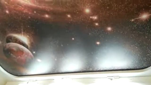 Звездное небо оптоволокно на стене и потолке