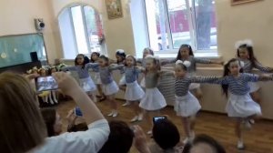 Танец "на палубе матросы"