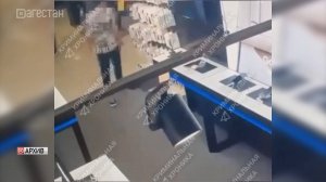 Махачкалинец украл 7 мобильников из магазина техники