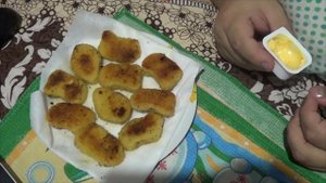 КАКИЕ НАГГЕТСЫ ВКУСНЕЕ??? МИРАТОРГ ИЛИ ЗОЛОТОЙ ПЕТУШОК? ТЕСТИРУЕМ...
