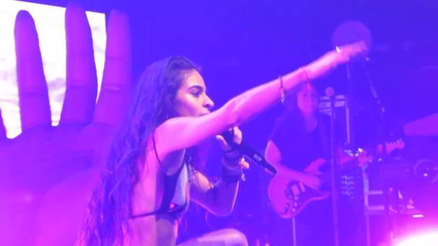 Jessie Reyez - "One Kiss" (Live in Boston) смотреть онлайн