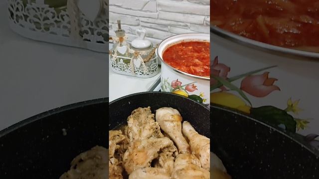 Вкусный обед / Борщ / Жареная курочка