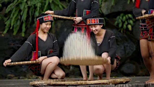 Этнографическая деревня коренных народностей Ли и Мяо смотреть онлайн