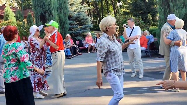 А ПОНАД ГОРАМИ! ТАНЦЫ ХАРЬКОВ УКРАИНА СЕНТЯБРЬ 2023 смотреть онлайн