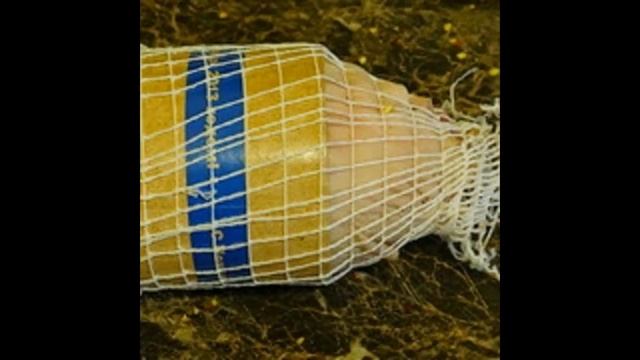 Холодные закуски мясные:Рулет из свиной рульки