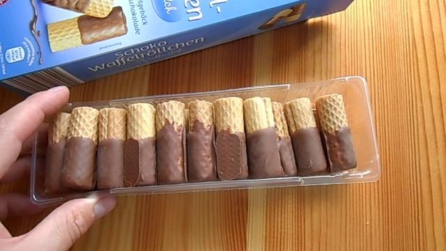 Schoko Waffelröllchen, Vollmilch Schokolade, шоколадные роллы с вафлей смотреть онлайн