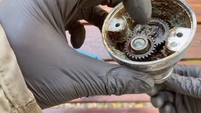 Разбираем дрель из СССР 1974 года - ИЭ-1031 смотреть онлайн