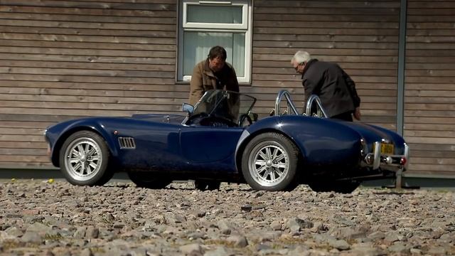 Mike Test Drives A Classic AC Cobra | Wheeler Dealers смотреть онлайн
