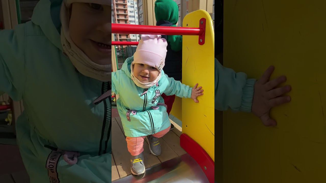 Варюша на Детской Площадке смотреть онлайн