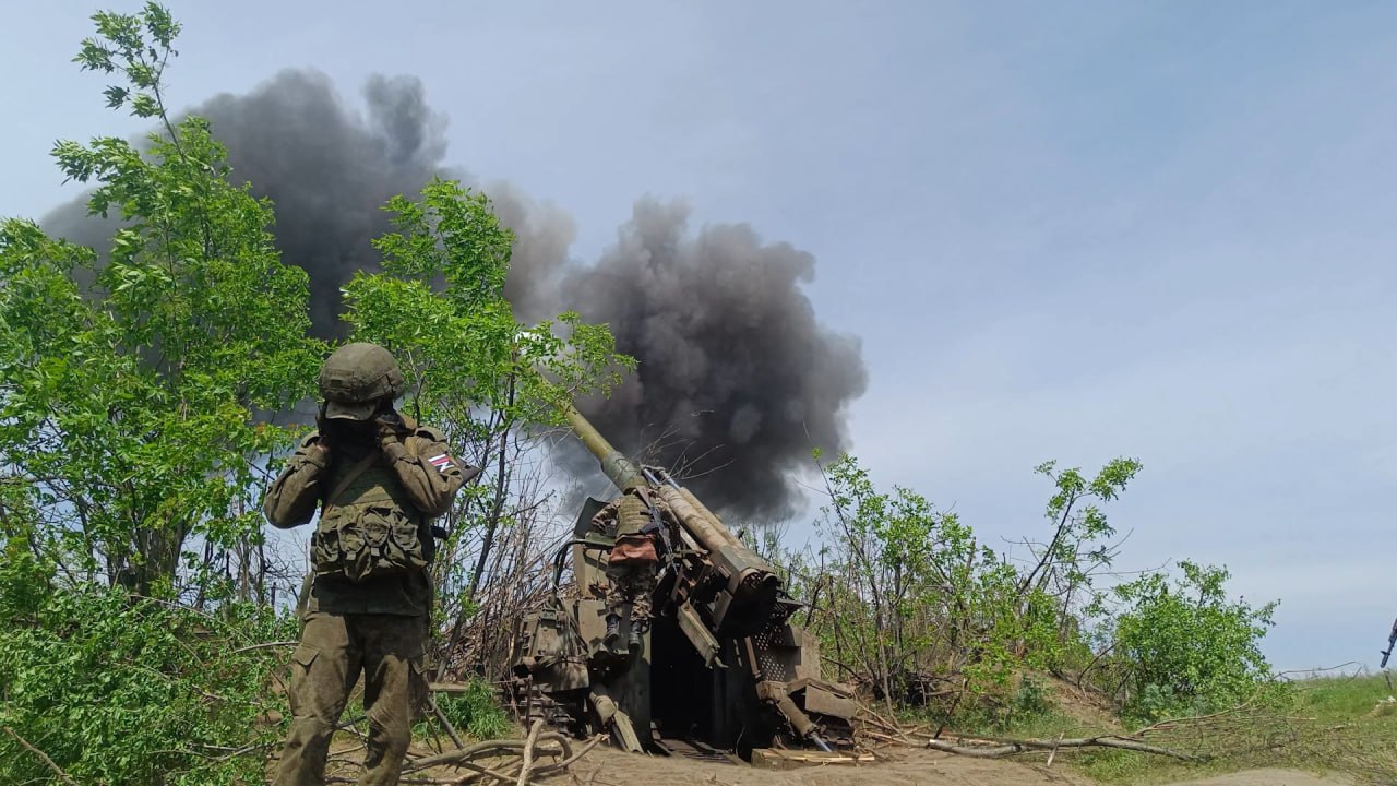 «Прямым попаданием разнесли в щепки»: артиллеристы — об уничтожении техники НАТО в зоне СВО