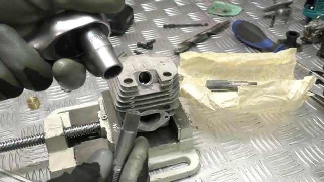СОРВАНА СВЕЧА Как восстановить цилиндр бензопилы / Repair of the spark plug hole DAMAGED THREAD смотреть онлайн