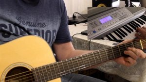 Видеоурок. Песня на 2 аккордах, которую сможет сыграть каждый. Сплин-Феллини.