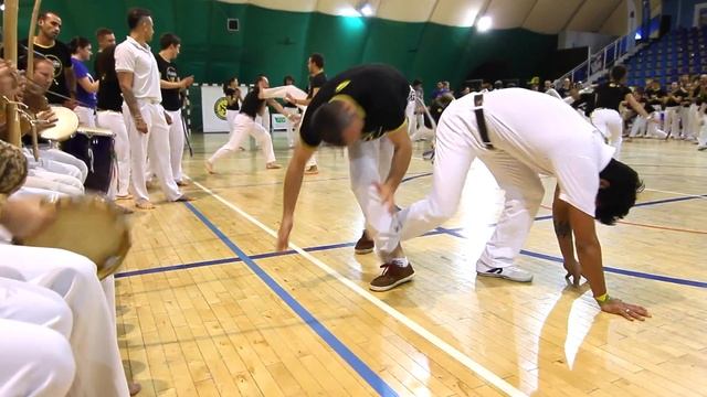 Mestre Edan e CM Guaxini. Big Capoeira Meeting 2016. Moscow CDO смотреть онлайн