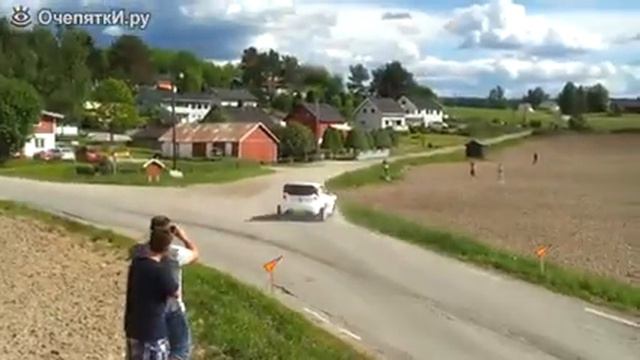 Мастерски вошёл в поворот на скорости смотреть онлайн