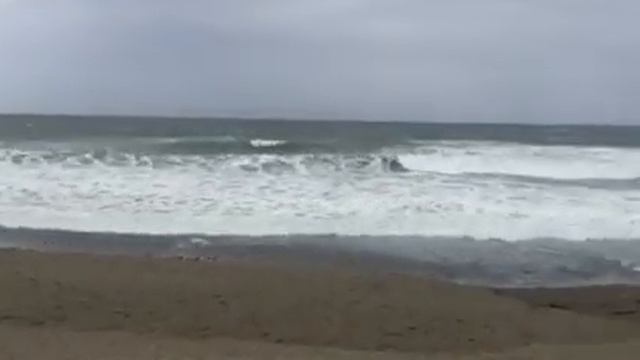 Штормовая погода а побережье Коста-дель-Соль смотреть онлайн