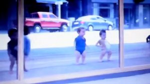 взрослые видят себя в одражении детьми