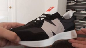 New Balance 327