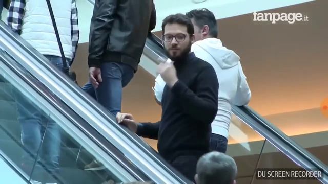 Пранк флирт на эскалаторе