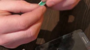 как установить защитное стекло на экран телефона/how to install a protective glass