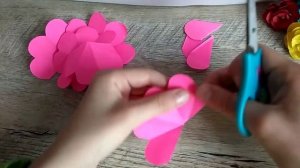 Делаем розочки из бумаги легко и просто.