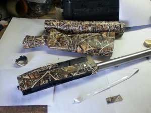 Наклейка пленки на ружье