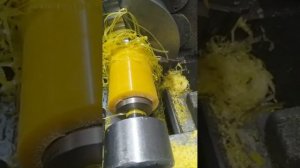 Точим полиуретан на колёсах тележки. Литьё полиуретана в Беларуси