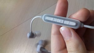 Как пользоваться наушниками JBL E25BT ( как  включать, заряжать, выключать)
